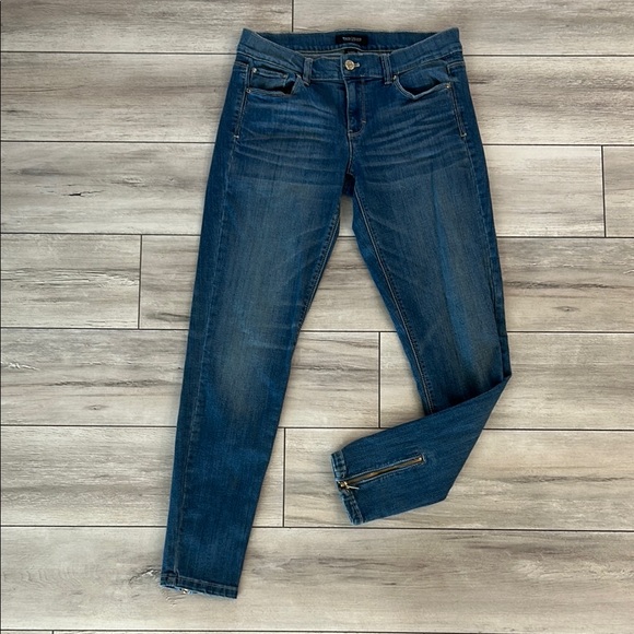 White House Black Market Denim - WHBM Skinny Leg ankle zip jeans size 4